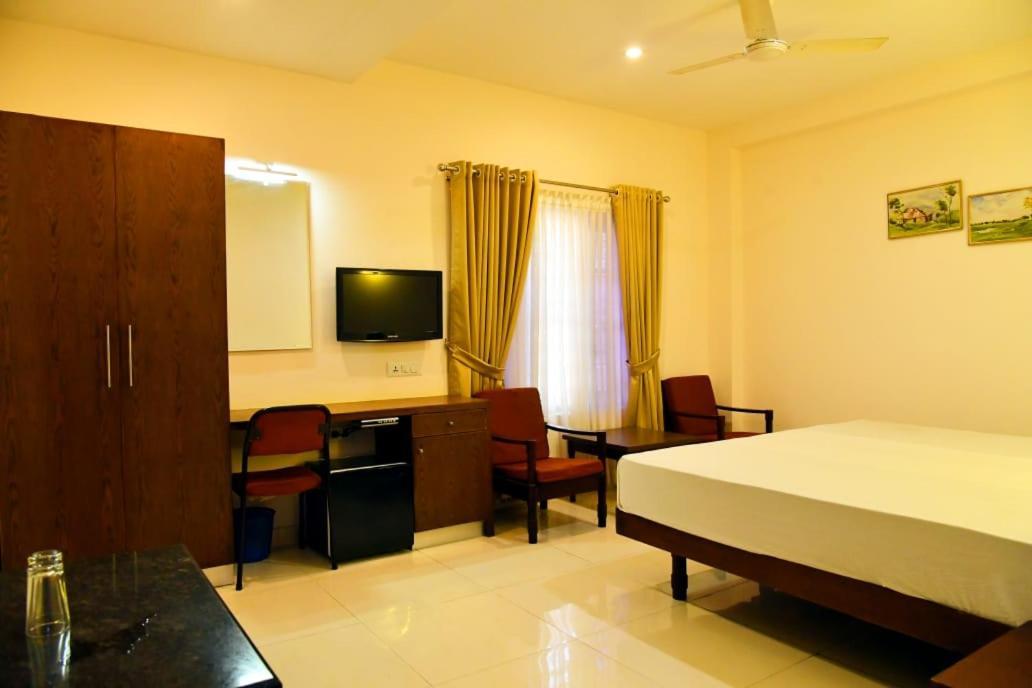 Hotel Chanakya Palakkad Dış mekan fotoğraf